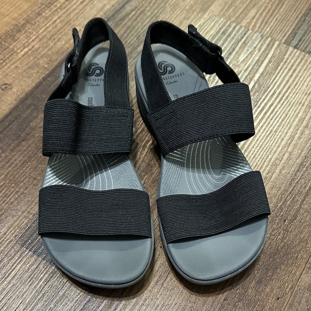Women’s Clarks cloudstepper Black Sandals
